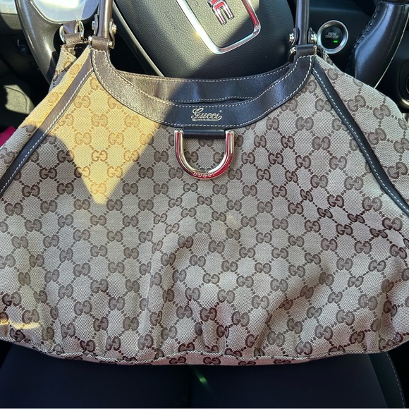 Excellent, barely used Gucci bag. - Picture 6 of 11